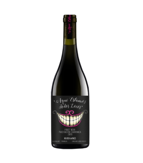 Vino Pinot Noir Aqui Estamos Todos Locos 750 Ml.